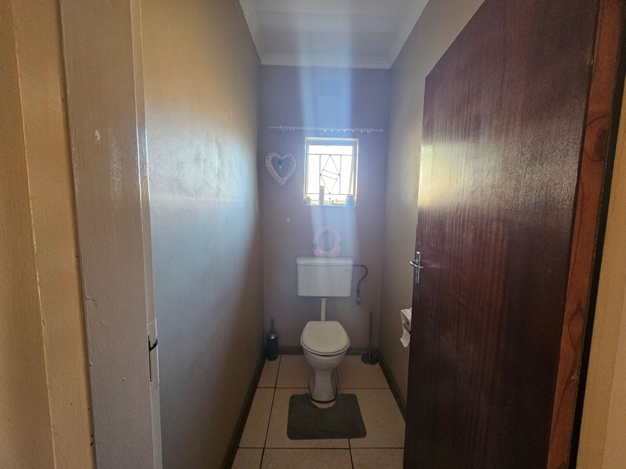 To Let 3 Bedroom Property for Rent in Wilkoppies North West